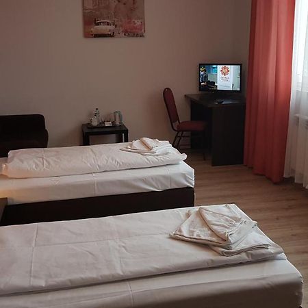 Hotelik Kameleon Pokoje Goscinne Jawor Eksteriør bilde