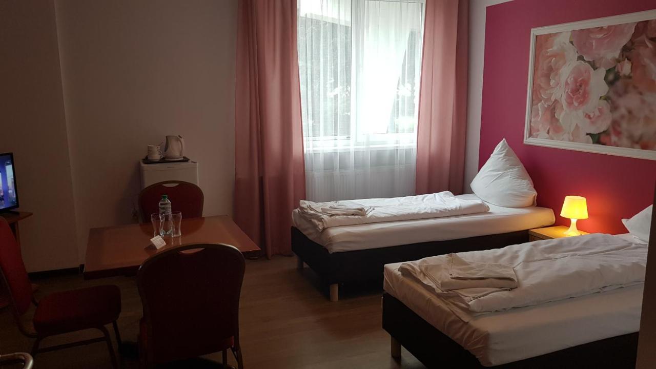 Hotelik Kameleon Pokoje Goscinne Jawor Eksteriør bilde