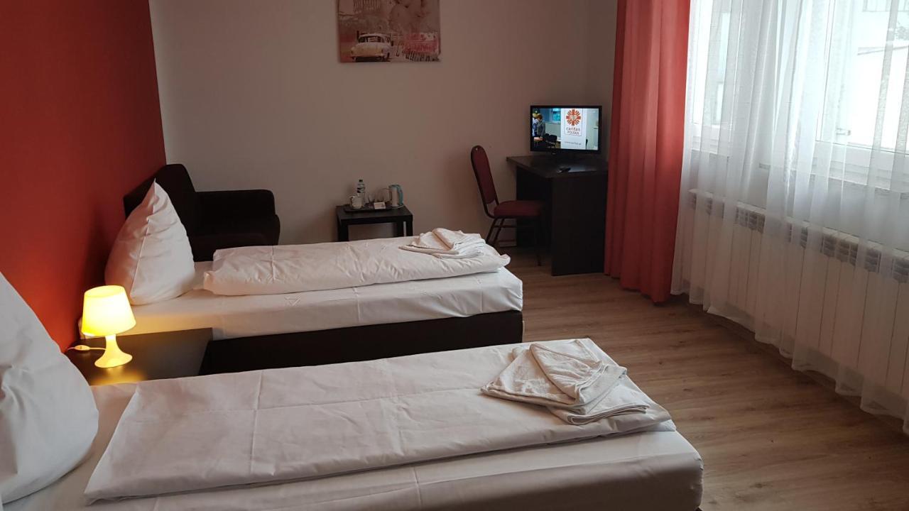 Hotelik Kameleon Pokoje Goscinne Jawor Eksteriør bilde