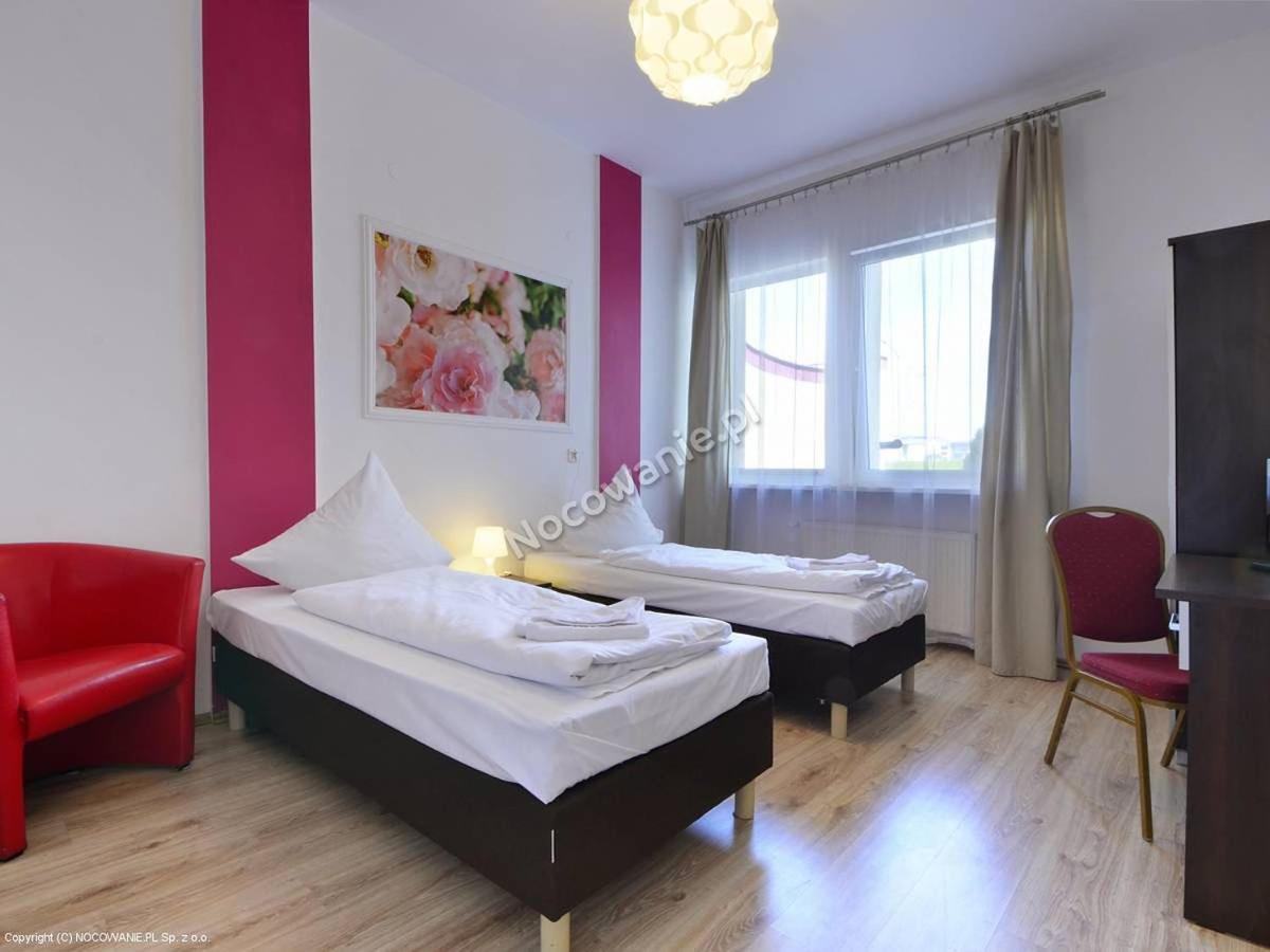 Hotelik Kameleon Pokoje Goscinne Jawor Eksteriør bilde